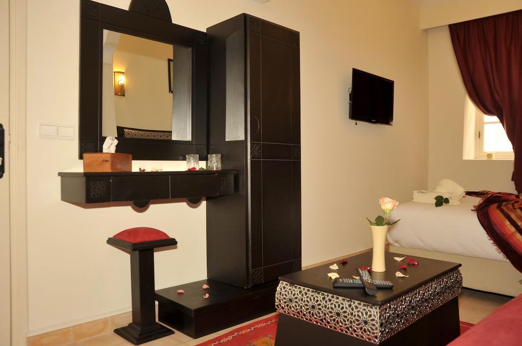 Hotel Riad Ben Atar Эс-Сувейра Экстерьер фото