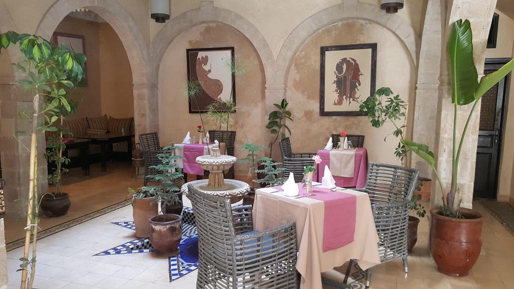 Hotel Riad Ben Atar Эс-Сувейра Экстерьер фото